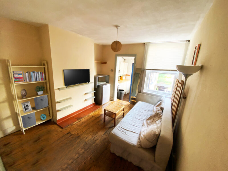 75 Denzil Road, En Suite Room to Rent