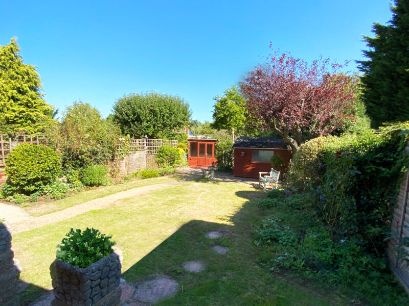 8 St Johns Road, LET BY