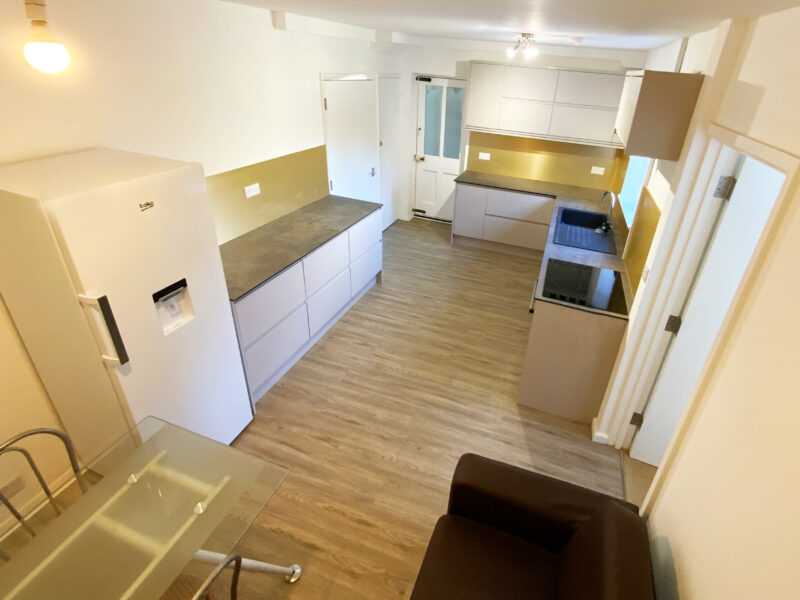 8 St Johns Road, LET BY