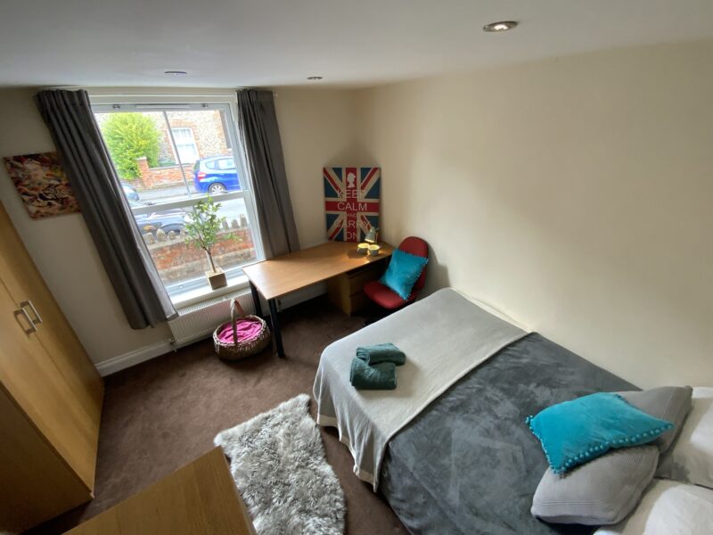 Room available Now (41M)