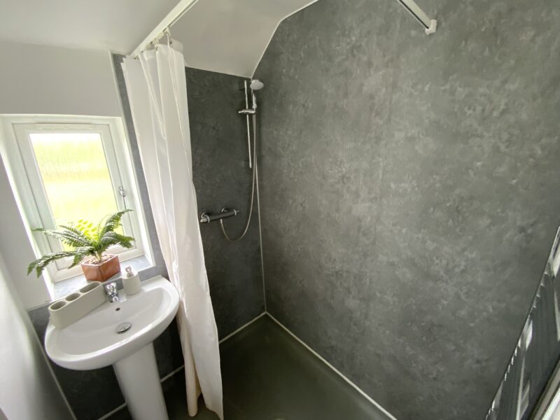 11 St Johns Road, LET BY