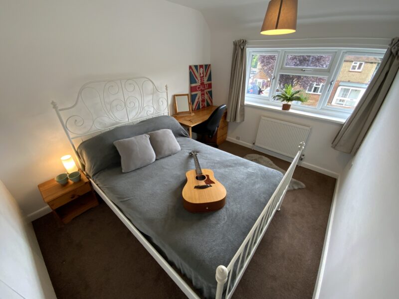 11 St Johns Road, LET BY