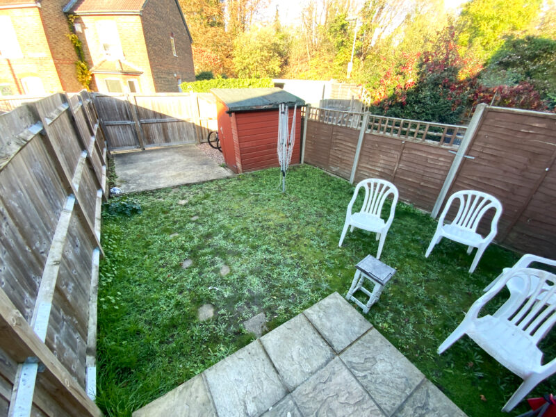 Room available Now (41M)