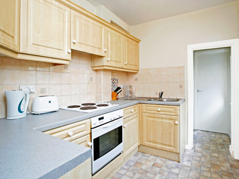Room available Now (17M)